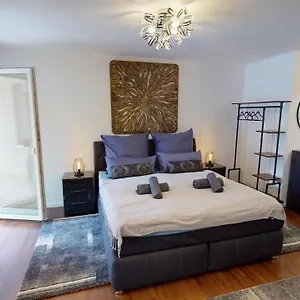 Apartment Sweethome - Business-apartment Mit Kueche Und Terrasse, Netflix, Stellplatz, Herzogenaurach
